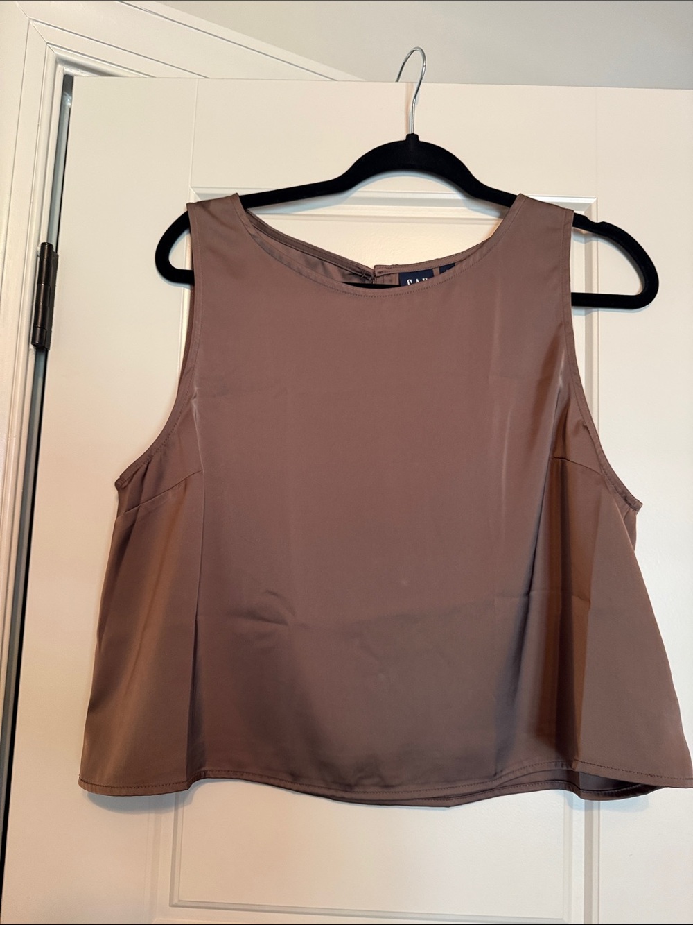 GAP Sleeveless Tank Top in Taupe